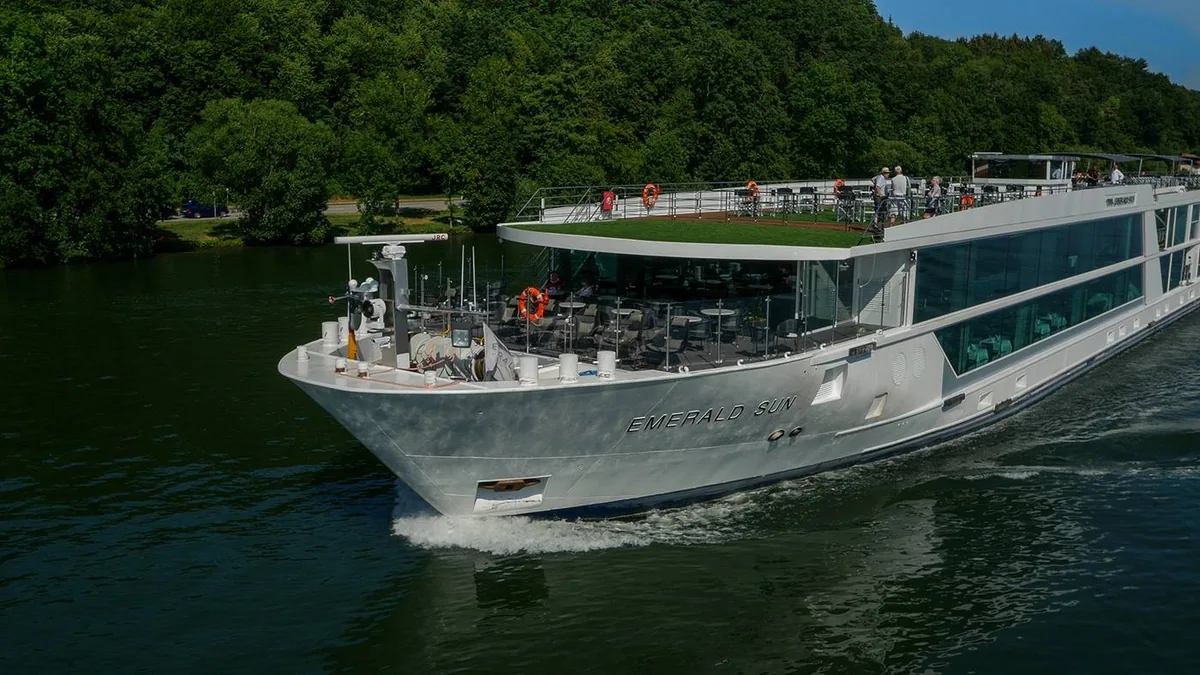 Emerald Star-Ship